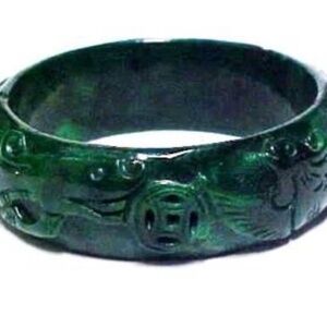 Beautiful Vintage Chinese Emerald Jade Jadeite Carved Bangle Bracelet